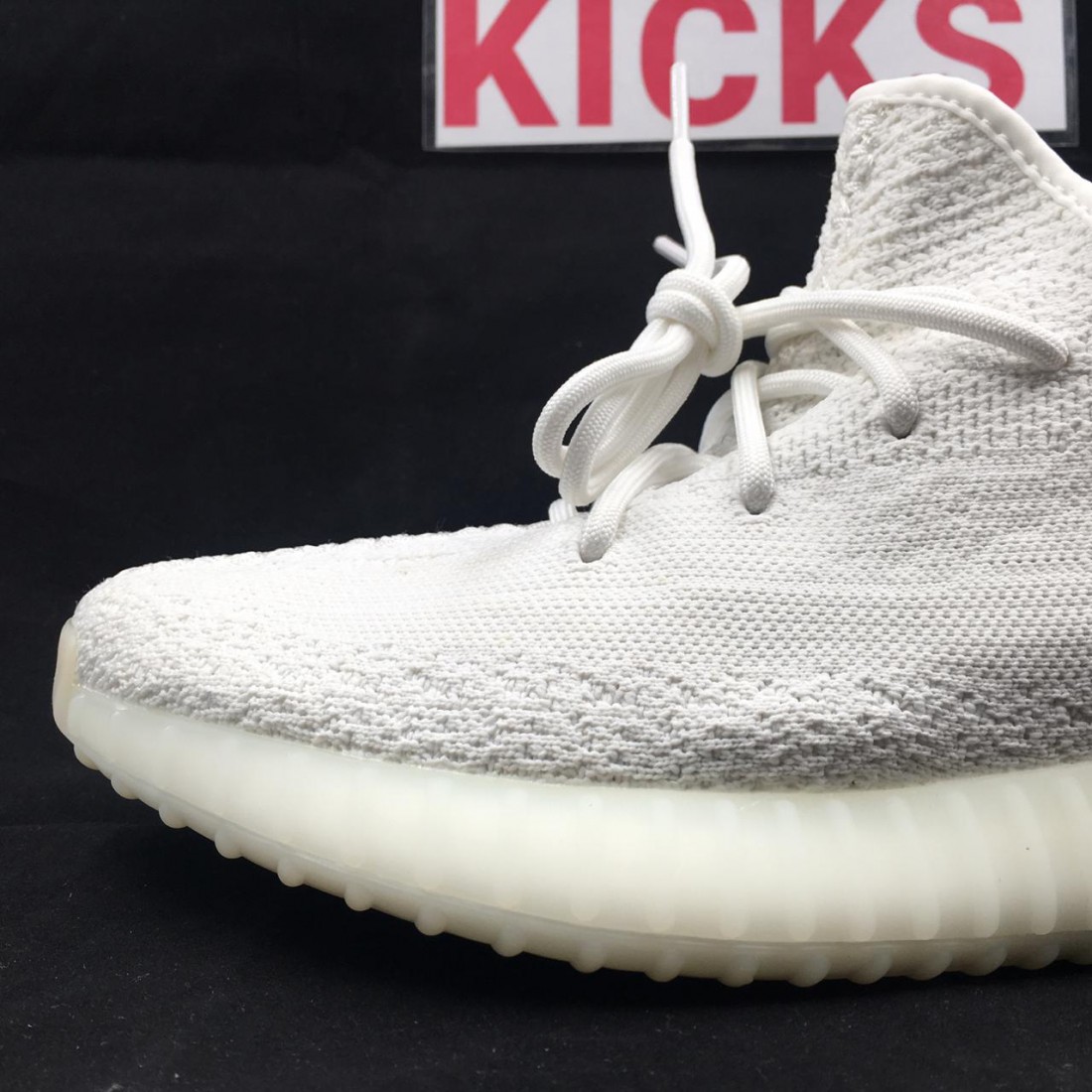 yeezy boost 350 v 2 cream white triple white